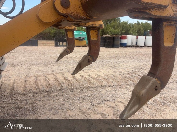 2015-caterpillar-d6t-xl-image-12