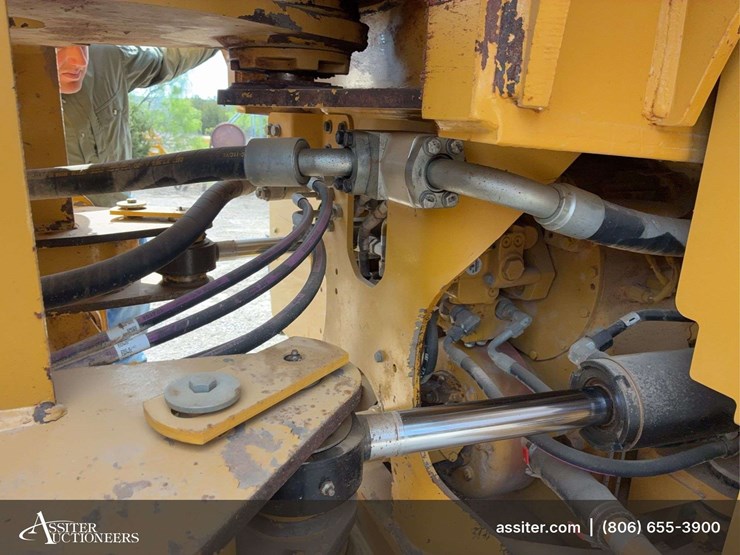 2012-caterpillar-950k-image-28