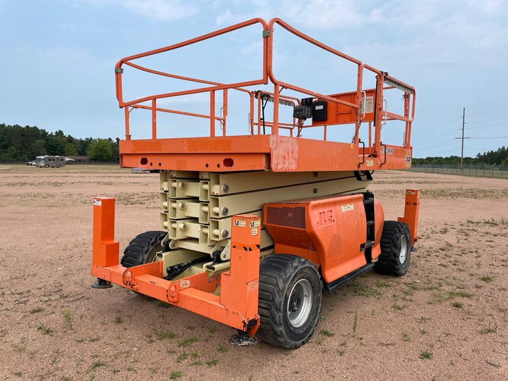 #1859-•-2015-jlg-4394rt-4x4-scissor-lift-image-5