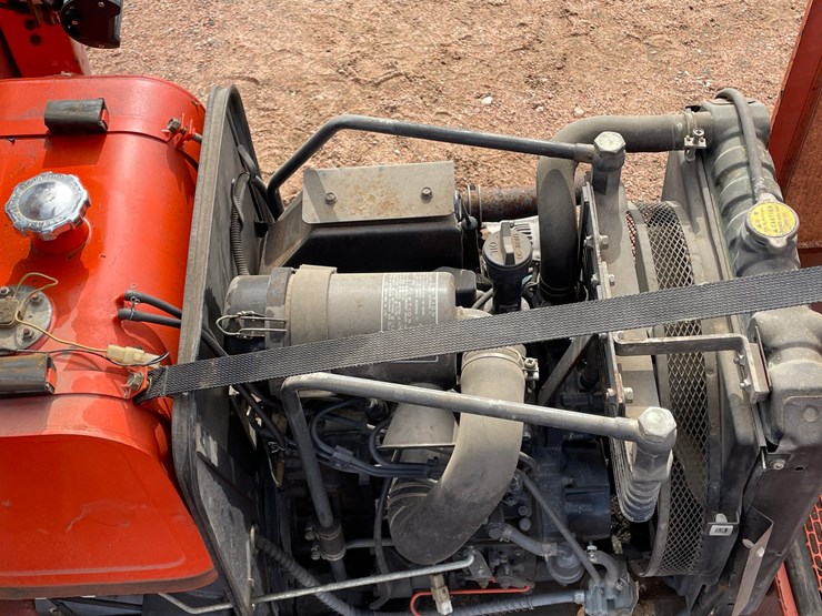 #1019-•-kubota-f2400-4wd-tractor-with-attachments-image-38