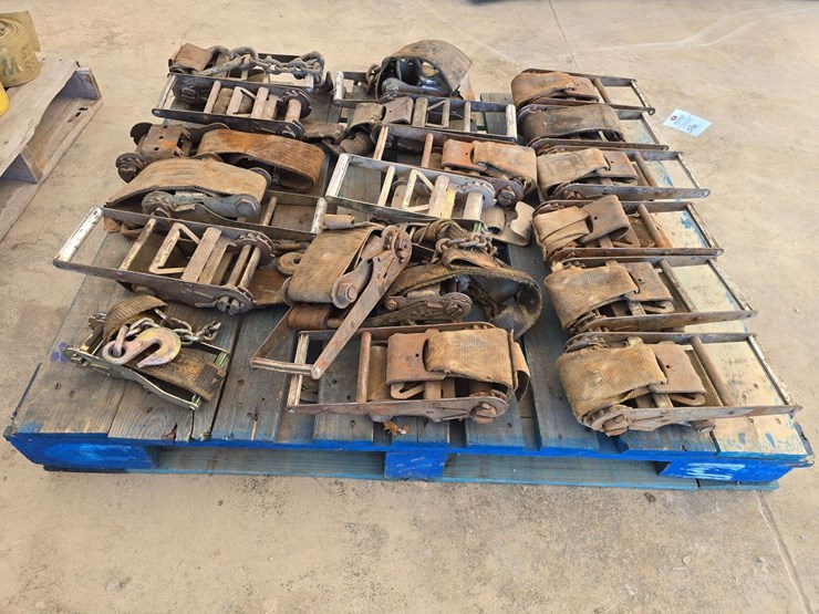 various-used-tie-down-ratchets-image-2