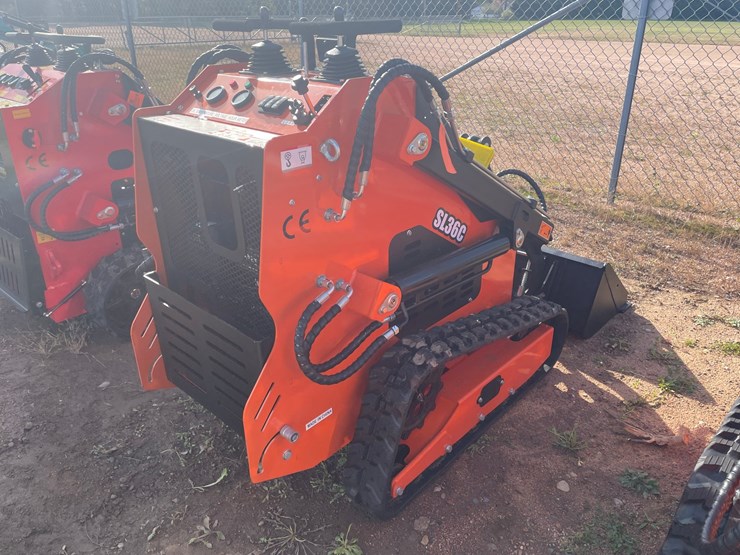 #3211-•-2026-skid-steer-loader-image-4