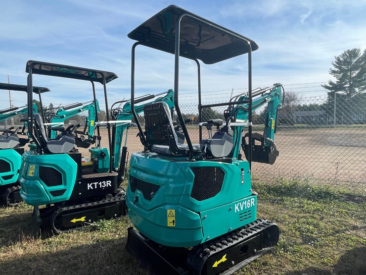 #3229-•-2026-cfg-kv16r-mini-excavator-image-3