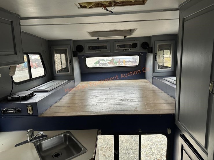 1994-northland-apache-10'-truck-camper-image-24