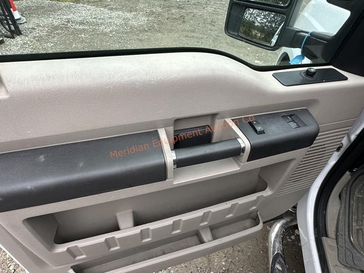 2010-ford-f-250-super-duty-4x4-pickup-image-46