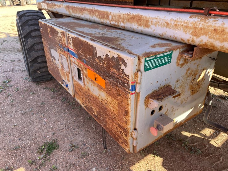 #1879-•-skyjack-sj7127-4x4-off-road-scissor-lift-image-11