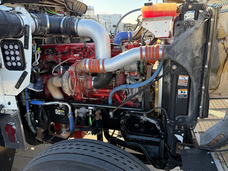 2012-kenworth-w900-tri-axle-heavy-haul-truck-image-27