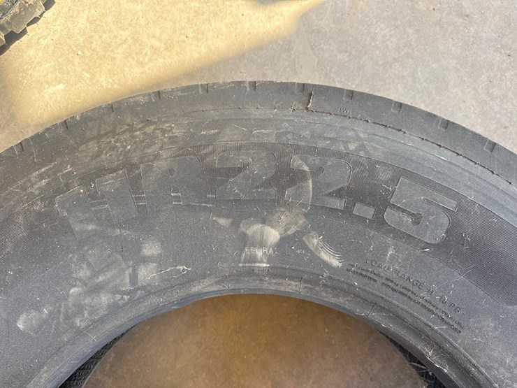#6993-•-(1)-magna-11r22.5-steel-radial-commercial-tire-image-3