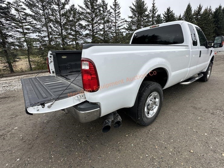 2010-ford-f-250-super-duty-4x4-pickup-image-10
