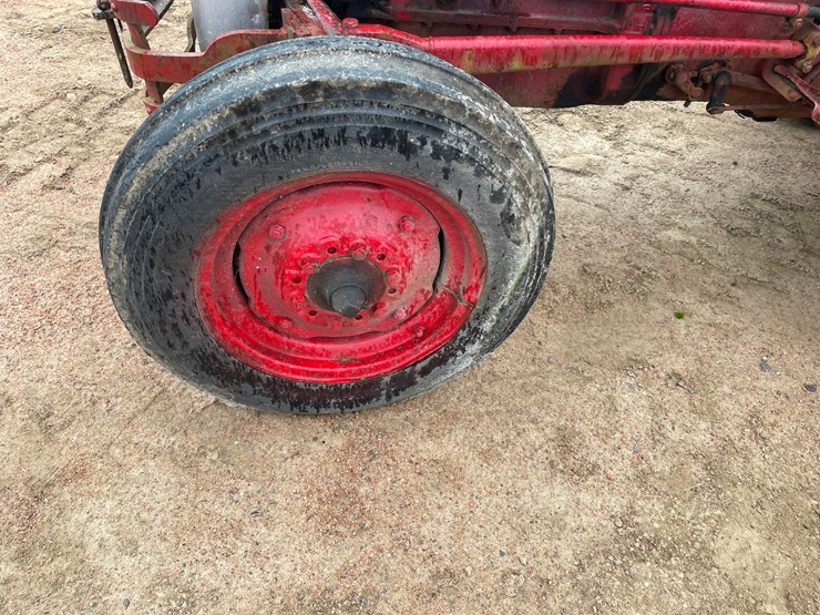 #1856-•-ford-tractor-image-19