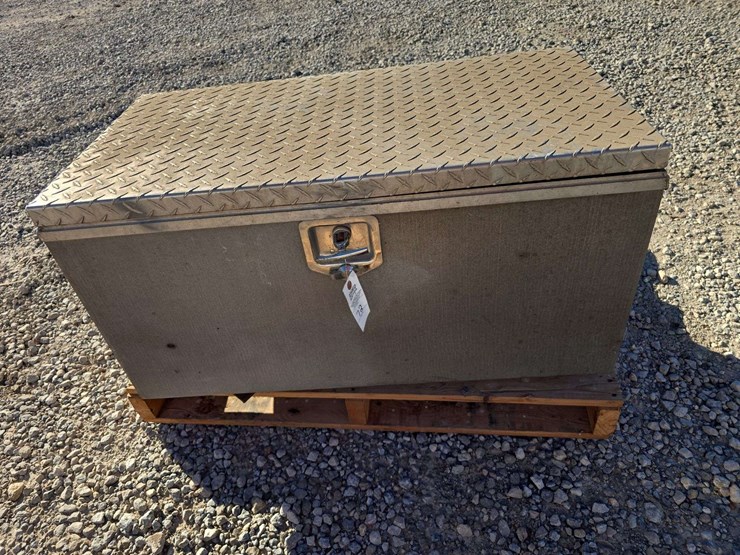 side-trailer-toolbox-image-2