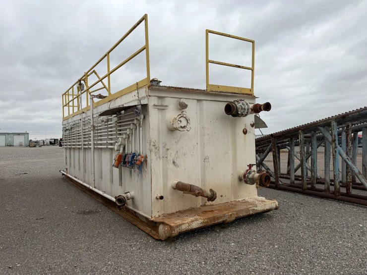 25x8x6.5-crimped-steel-2-comp.-mixing-tank-image-3