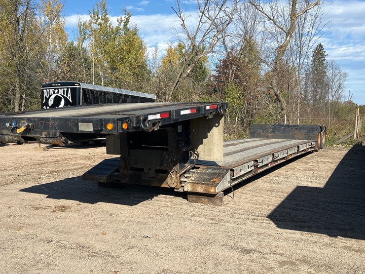 #6917-•-2005-xl-60-mfg-tandem-axle-detachable-gooseneck-lowboy-semi-trailer-(has-wi-title)-image-1