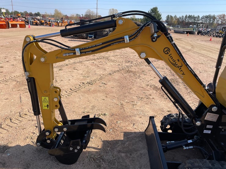 #3247-•-2026-agt-h15r-mini-crawler-excavator-image-5