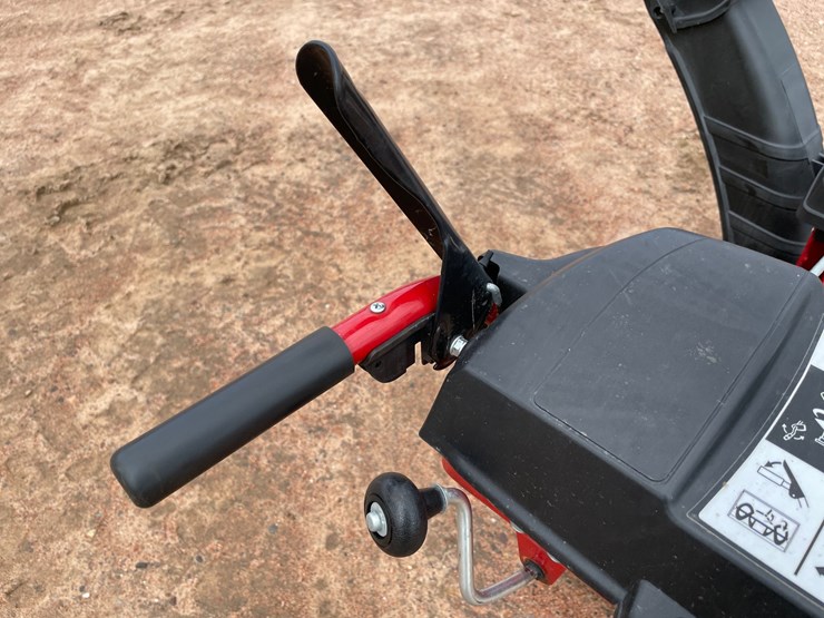 #1005-•-troy-bilt-snow-blower-image-15