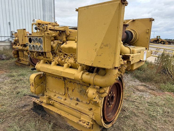 caterpillar-d379-image-1