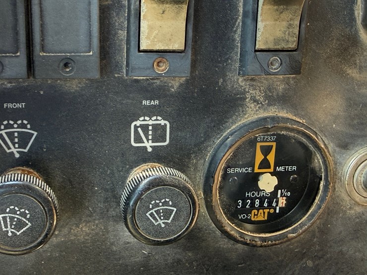 caterpillar-it28f-image-20