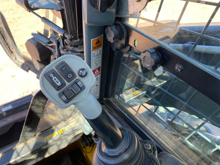 #1959-•-2015-new-holland-l230-skid-steer-image-22