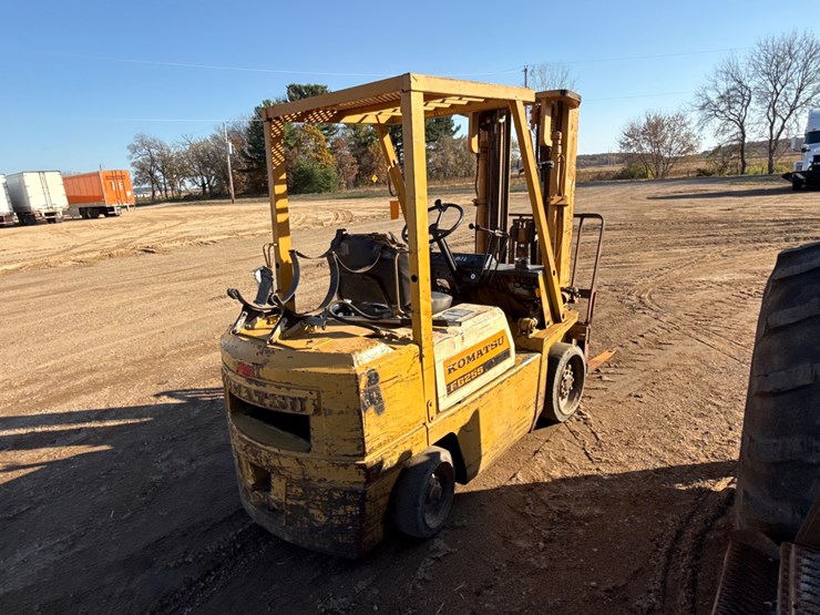 #6929-•-komatsu-fg25st-4-5,000-lb.-forklift-image-4