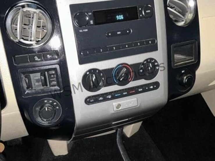 2015-ford-expedition-suv-image-19