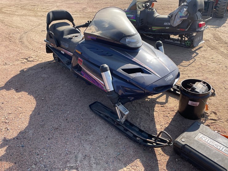 #1911-•-1996-yamaha-snowmobile-image-3