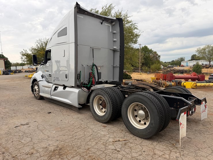 2020-kenworth-t680-image-5