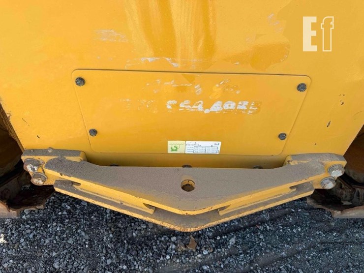 2020-caterpillar-d1-image-24