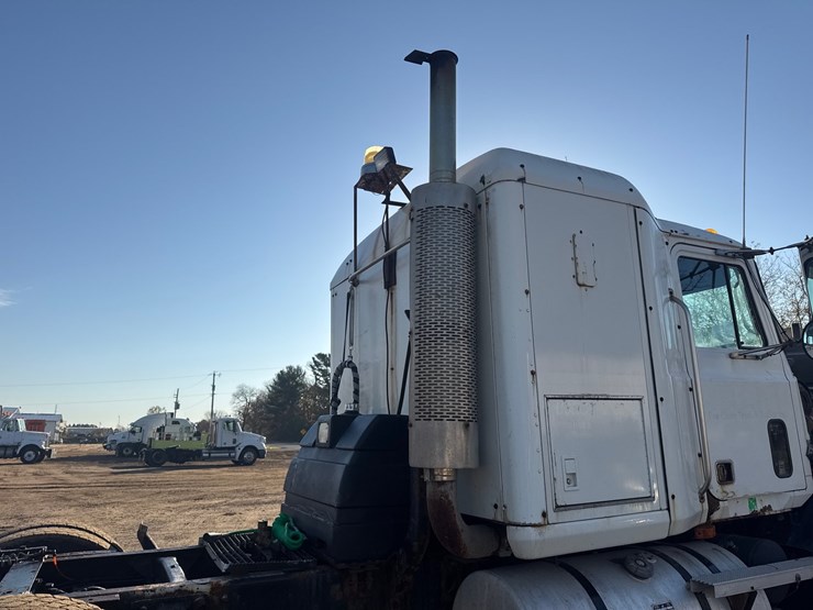 #6902-•-1993-mack-conventional-sleeper-semi-tractor-image-44