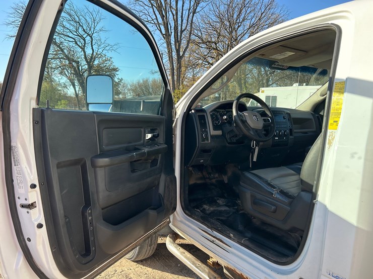 #6901-•-2011-ram-5500-heavy-duty-service-truck-(has-wi-title)-image-45