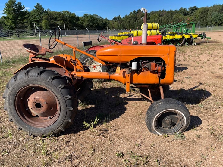 #1950-•-allis-chalmers-b-wide-tractor-image-6