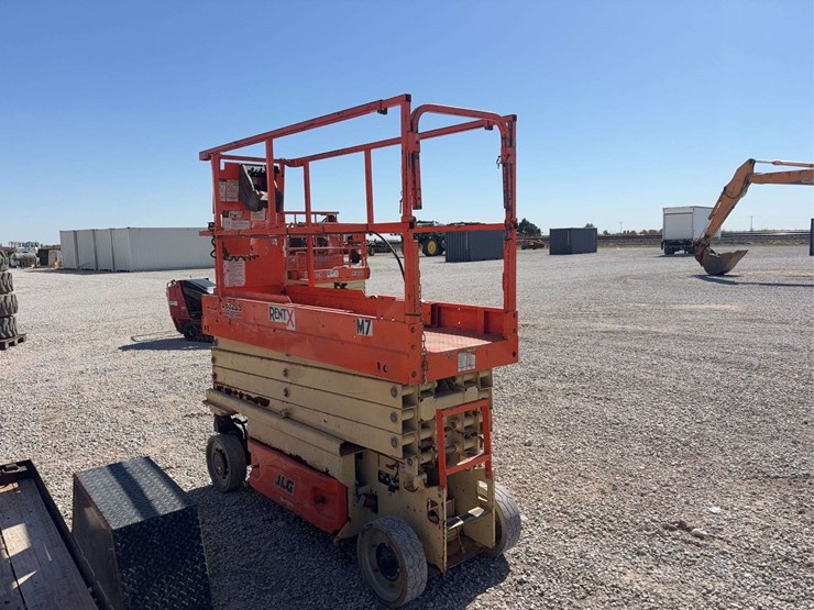 2016-jlg-26’-scissor-lift-(7m)-model-2632es,-battery-operated,-,-26’-reach,-non-marking-tires,-s/n--m200001221-image-5