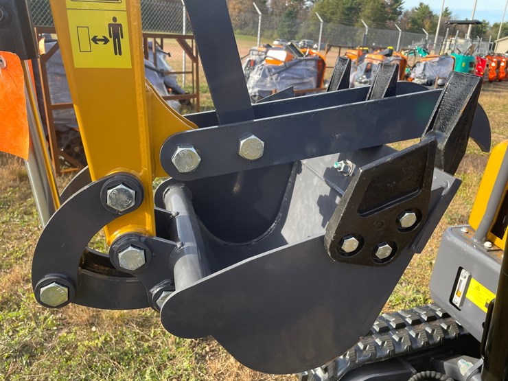#3223-•-2026-cfg-mx20r-mini-excavator-image-31