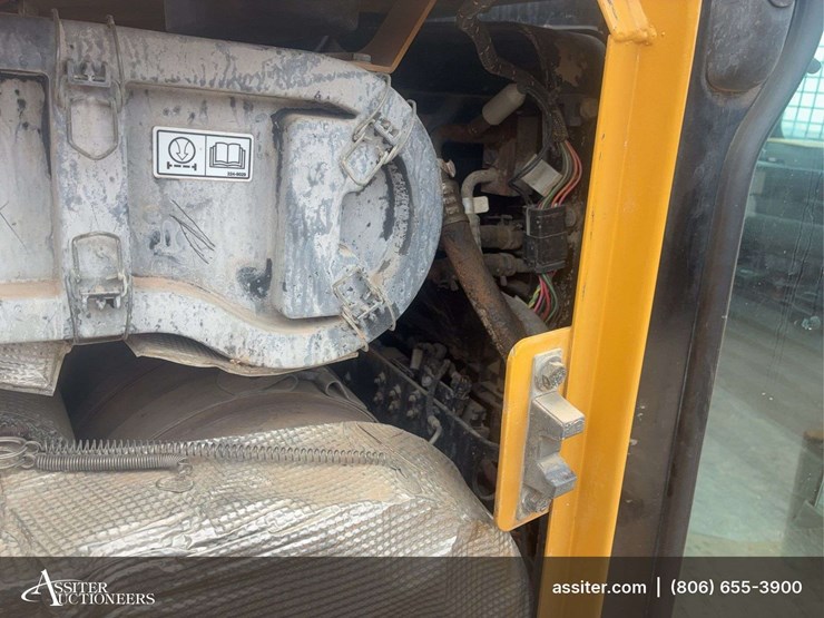 2015-caterpillar-d6t-xl-image-25