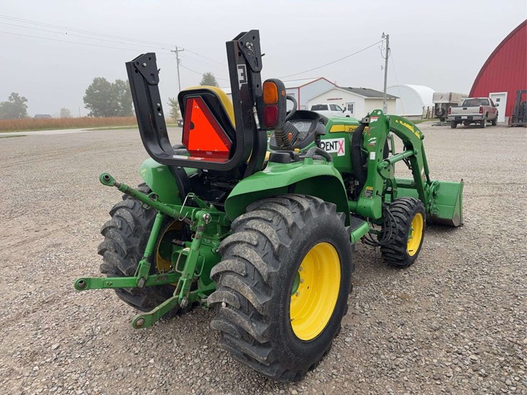 2016-john-deere-3033r-tractor,-front-loader,-with-bucket,-hydrostat,-diesel-engine,-1473.5-hours,540pto,-3pt-,-s/n--lv3033rcgg100590,-loader-s/n--1poh165xpfx009721.-image-7