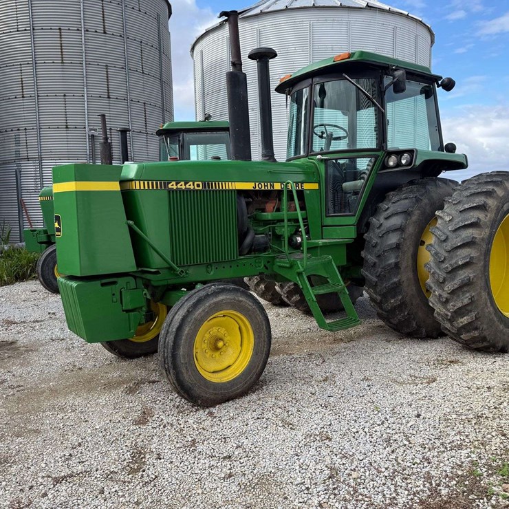 1980 John Deere 4440 Tractor, 7,995 hours, 540 and small 1000pto, Front Fuel Tank, Full Rack Front Weights, Hammer Strap, Side Step, Quad Range, 18.4x38, Quick Hitch, 2 Remotes, s/n- 4440W037072