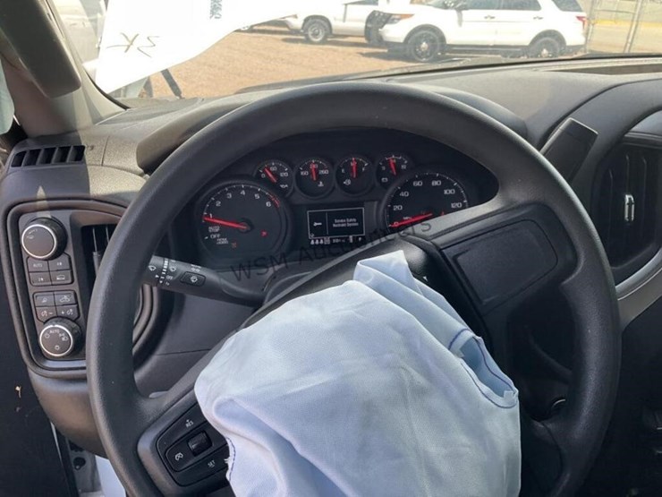2025-chevrolet-silverado-1500-p/u-image-16