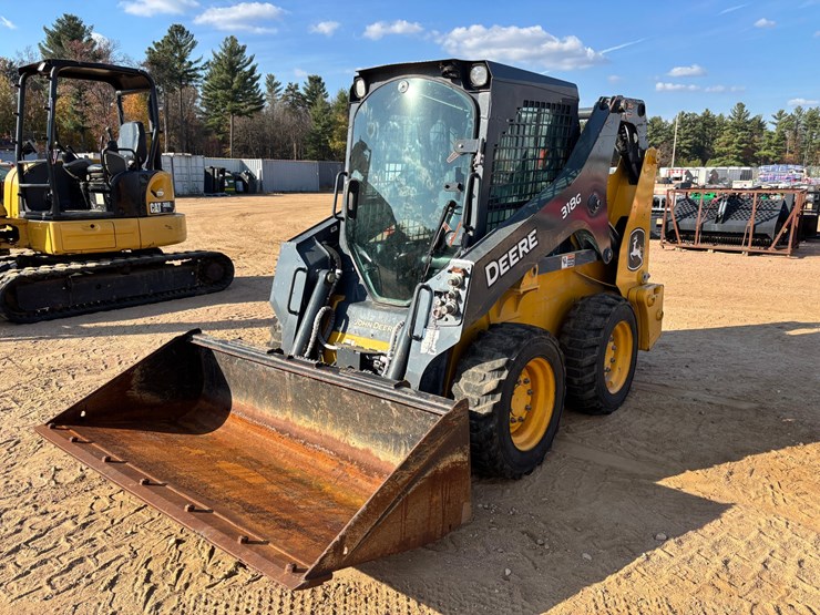 #1918-•-2023-john-deere-318g-wheeled-skid-steer-image-1