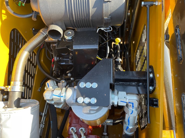 #3236-•-cfg-kjt27-skid-steer-loader-image-27