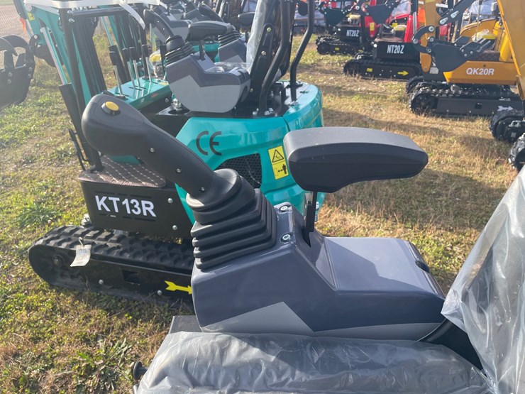 #3233-•-2026-cfg-kt13r-mini-excavator-image-12