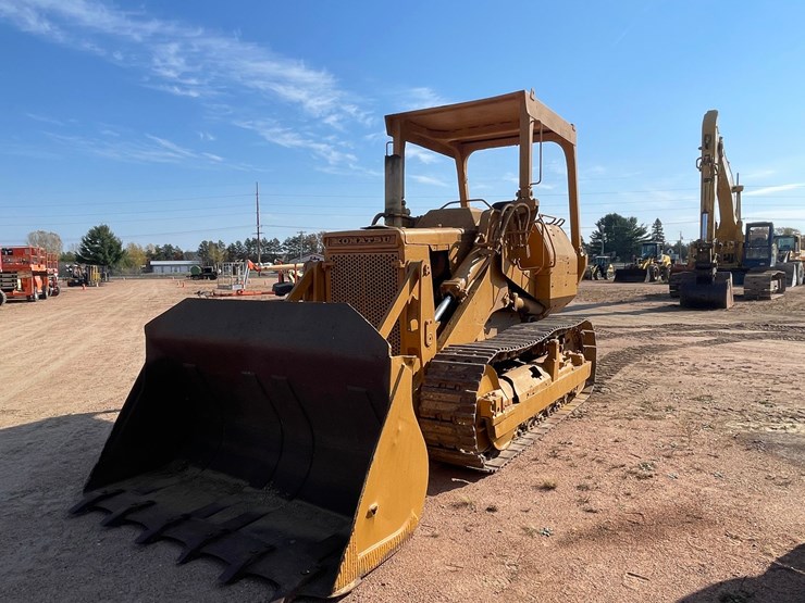 #1910-•-komatsu-d575-1-track-loader-image-1