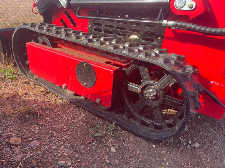 #3212-•-2026-skid-steer-loader-image-5