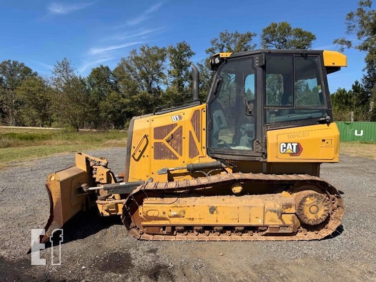 2020-caterpillar-d1-image-1