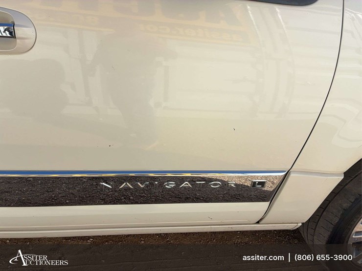 2008-lincoln-navigator-l-image-11
