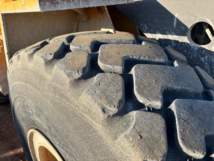 #1884-•-1998-volvo-l120c-wheel-loader-image-11
