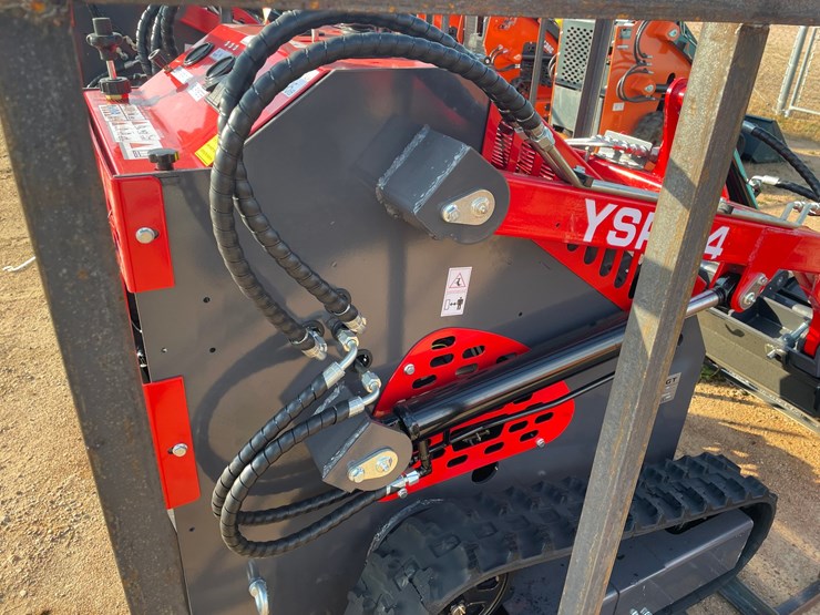 #3241-•-agt-ysrt14-skid-steer-loader-image-14
