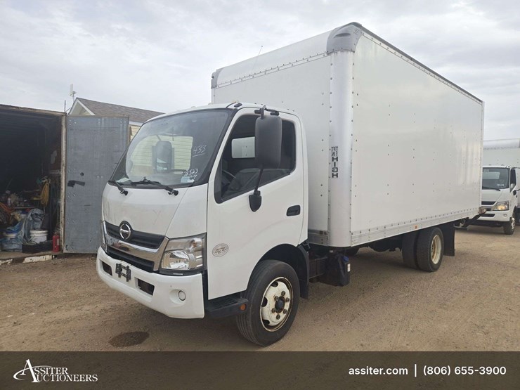 2019-hino-195-cab-over-engine-/-single-box-truck-image-1