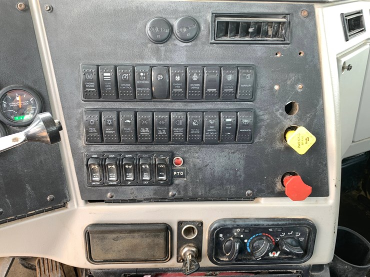 2019-western-star-4900-image-19