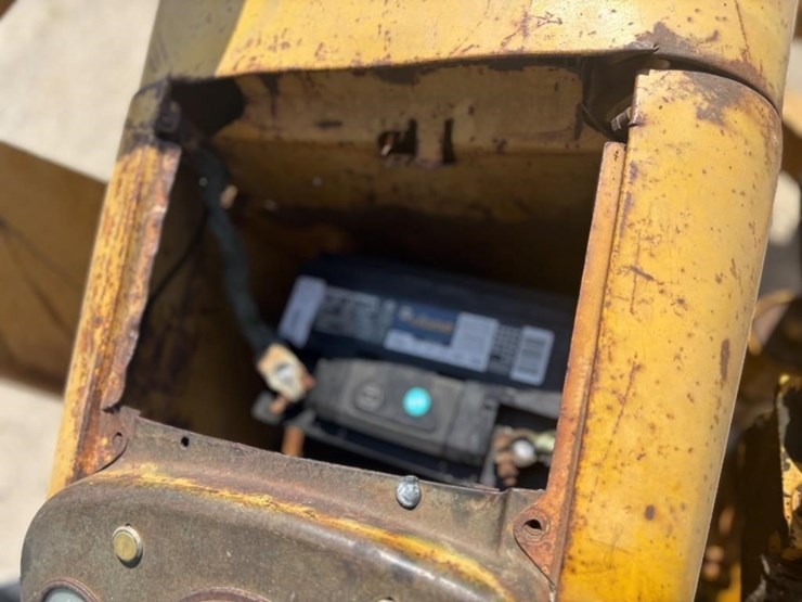 deere-300b-image-17