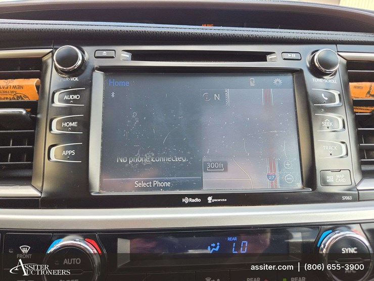 2015-toyota-highlander-xle-image-24