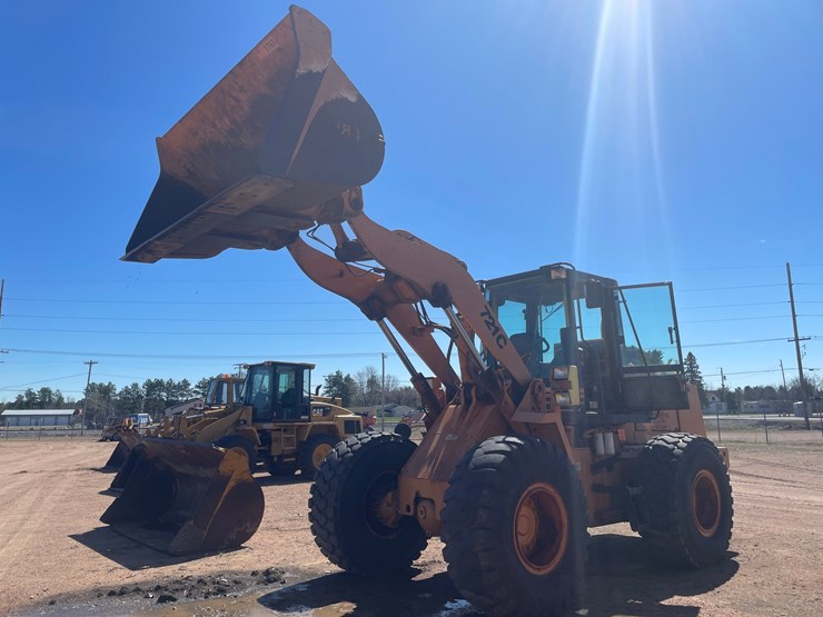 #1748-•-2001-case-721c-wheel-loader-image-35
